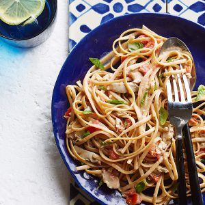 Linguine with Creamy White Clam Sauce